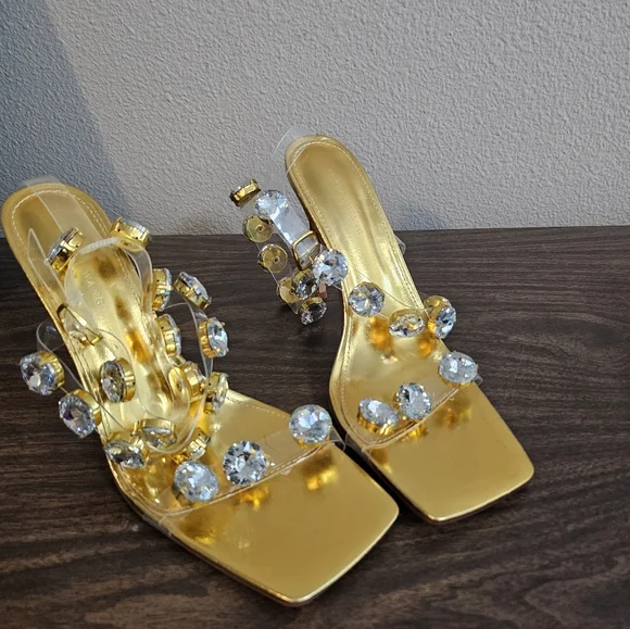 Azalea Wang "Everly" Gold 12M Heels - Picture 4 of 8